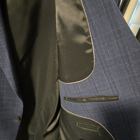 RW&CO. Navy blue plaid suit 48R - Picture 2 of 3